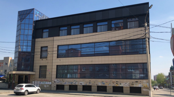 Заброшенный бизнес-центр из уголовного дела экс-мэра Барнаула реконструируют по проекту новосибирцев
