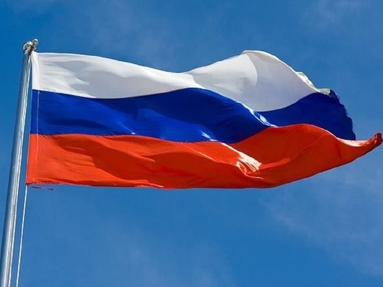 Барнаульцам в День России раздадут полторы тысячи лент триколора