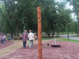В Изумрудном парке частично демонтировали детскую площадку