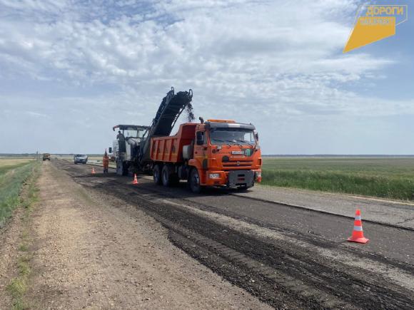 В Романовском районе ремонтируют дорогу к туристическому месту