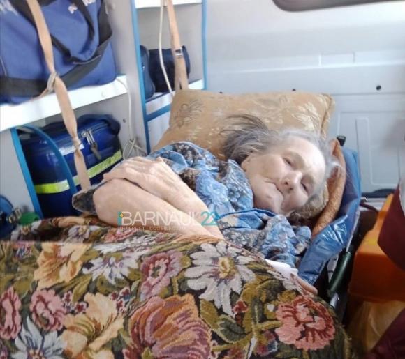 Жуткие пролежни появились у бабушки в больнице Барнаула