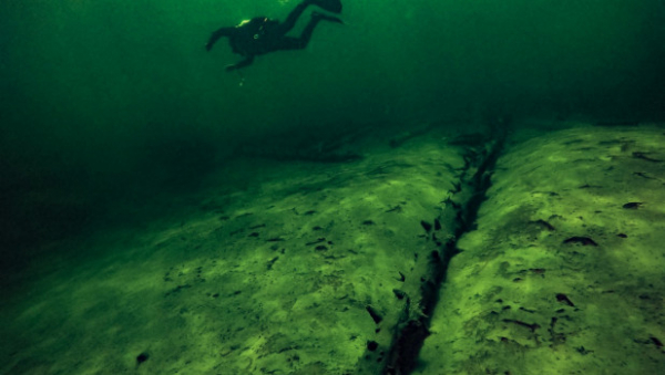 Черная бездна Телецкого озера. Что видят бесстрашные дайверы на глубине акватории-легенды