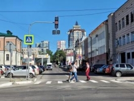 На трех перекрестках Барнаула установили светофоры