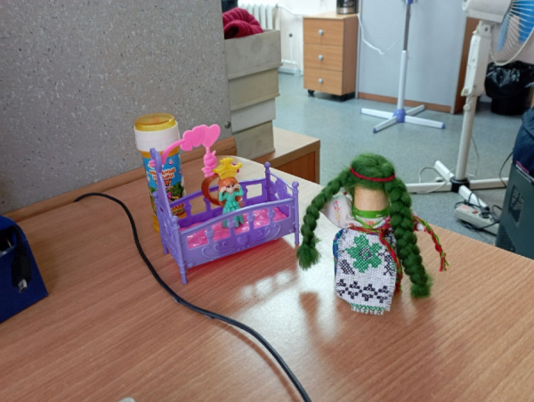 Чем бы дитя ни тешилось: редакция altapress.ru показывает игрушки, которые вдохновляют журналистов на работу