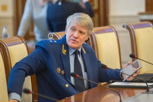 Экс-прокурор Алтайского края собирается вернуться в регион?