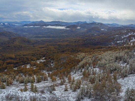 Зима в сентябре: первый снег выпал на Алтае