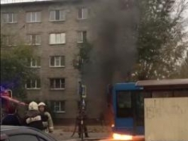 На Титова загорелся автобус 35-го маршрута