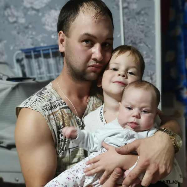 «Папа поехал учиться». Многодетная мама из Барнаула пытается вернуть домой мобилизованного мужа