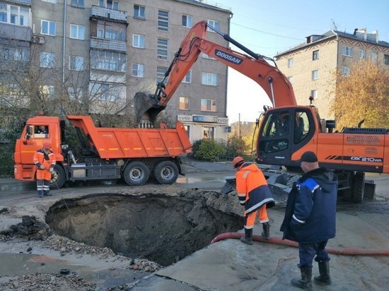 В Барнауле завершили ремонт водопровода на улице Димитрова