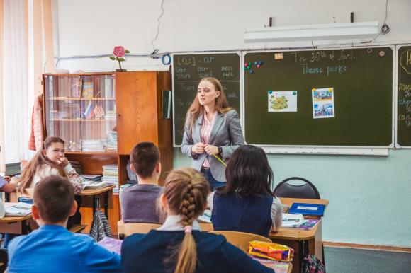 Молодые учителя региона получат выплаты по 200-300 тысяч рублей