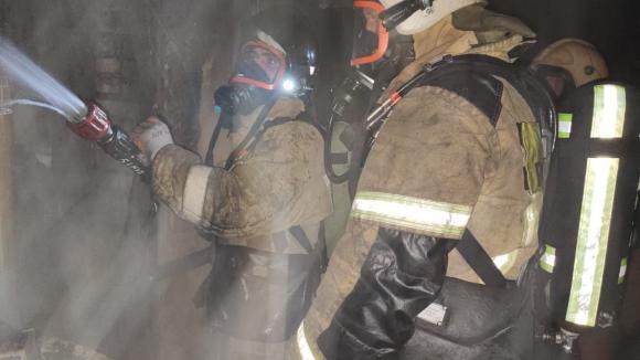 Пожарные спасли бабушку из горящего дома в пос. Лесном