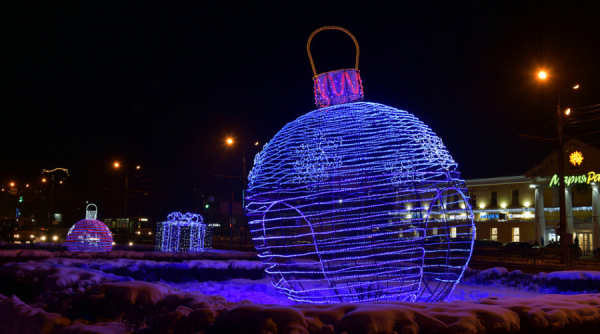 Стало известно, где в Барнауле установят новогодние елки и сколько их будет