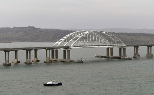 Атака на российские аэродромы, Путин проехал по Крымскому мосту, а в Молдавии обнаружили ракету. Что еще произошло 5 декабря