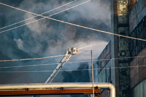 Пострадавший от большого пожара барнаульский завод могут закрыть на полгода