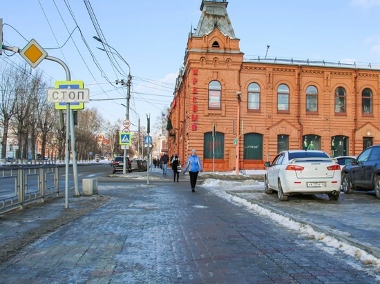 Барнаульские улицы превратились в каток после резкого похолодания