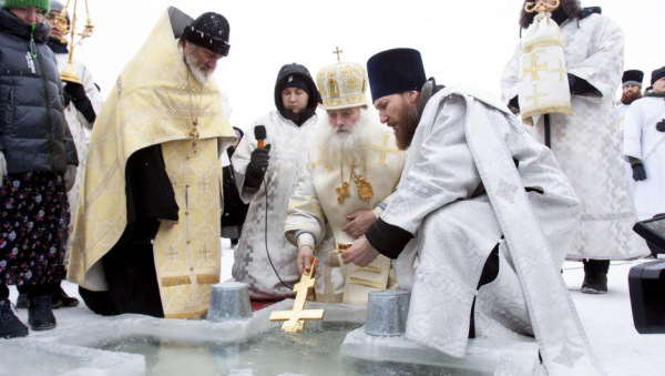 «Дай вам Бог вечного веселия!»: как в Барнауле отпраздновали Крещение Господне