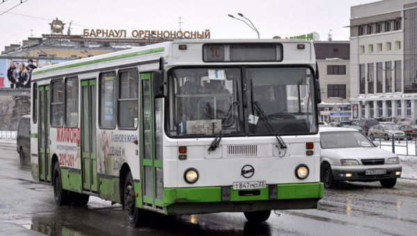 Мэрия Барнаула пытается спасти дорожную обстановку покупкой 18 новых автобусов