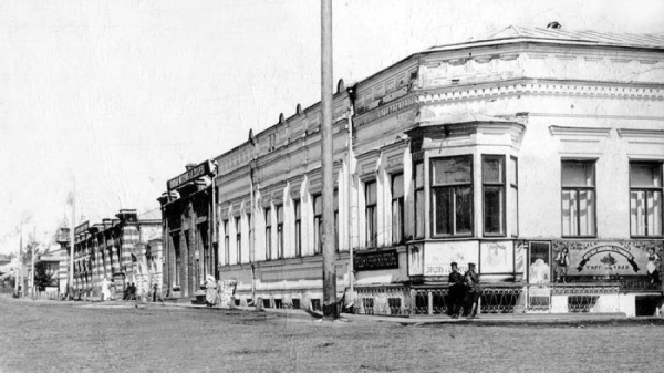 Власти Барнаула судятся с федеральным ведомством за ремонт фасада одного из старейших зданий
