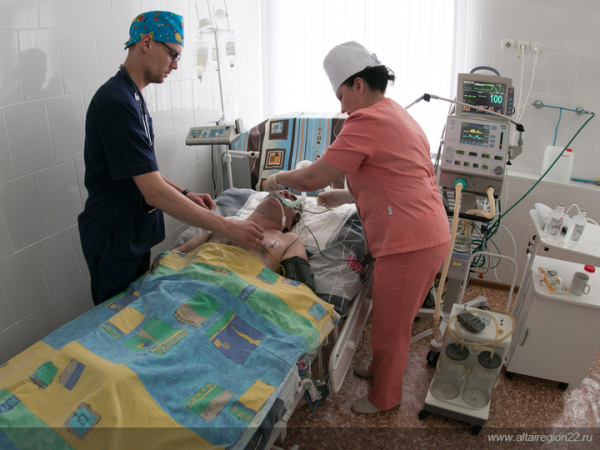 Как молодые медики работают в алтайских селах по программе «Земский доктор»