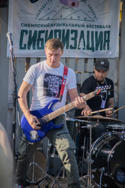 Как в Барнауле на территории сереброплавильного завода прошел музыкальный фестиваль