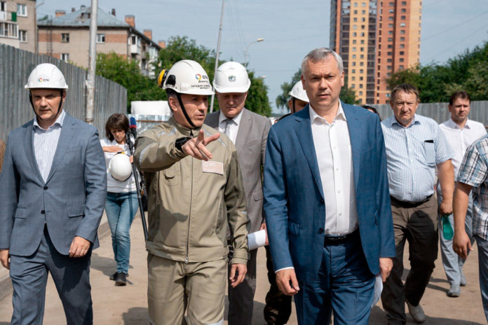 Необходимо повышение культуры производства подрядчиков СГК: Андрей Травников проверил выполнение инвестпрограммы на теплосетях