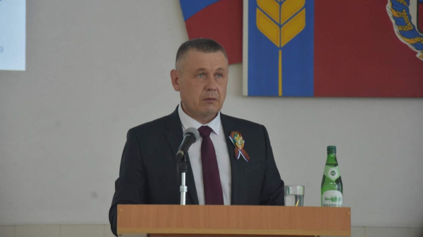 Почему прокуратура требует отправить главу Завьяловского района в отставку