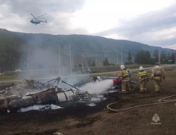 Правоохранители расследует уголовное дело о крушении вертолета с туристами в Республике Алтай