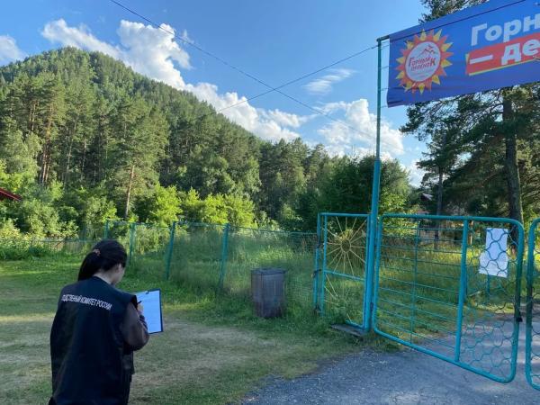 В Республике Алтай приостановили работу детского лагеря после массового отравления детей