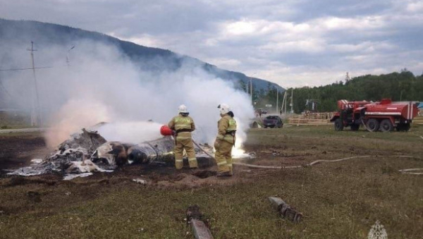 Второе рождение: двух объявленных погибшими туристов нашли живыми в покореженном Ми-8. Подробности