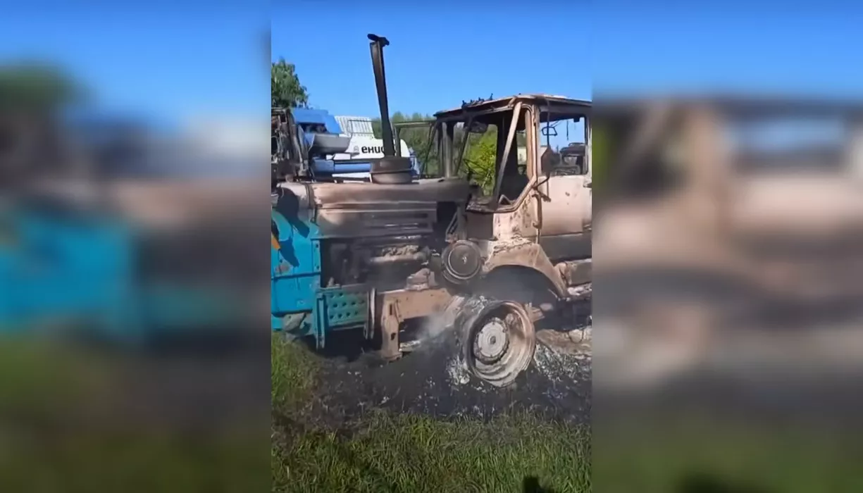 Алтайскому фермеру сожгли почти весь парк сельхозтехники накануне уборочной