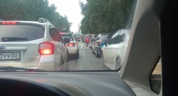 Барнаульцы пожаловались на надоедливую утреннюю пробку