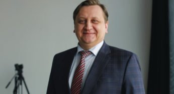Бывший глава Минобрнауки Алтайского края Максим Костенко снова сменил работу