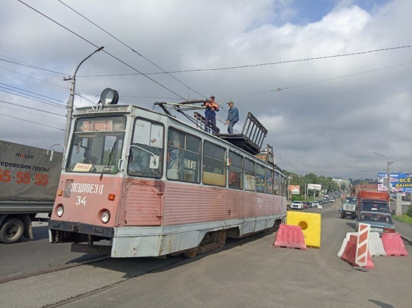 Через коммунальный мост в Бийске запустили трамвай в тестовом режиме