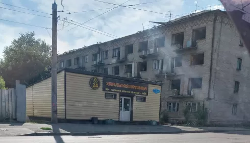 Что стало с первой в Барнауле четырехэтажкой под снос после пожара