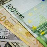 Курс евро превысил 111 рублей впервые с марта 2023 года