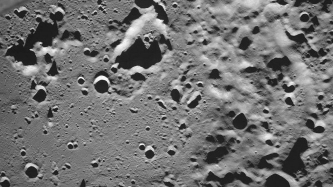 "Луна-25" сделала первый снимок лунной поверхности