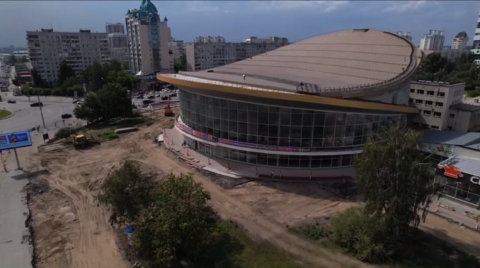 Мэрия Новосибирска анонсировала решение вопроса с парковками около цирка до середины октября