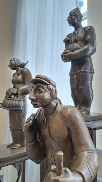 Персональная выставка известного советского, российского и грузинского художника-монументалиста работает в Барнауле