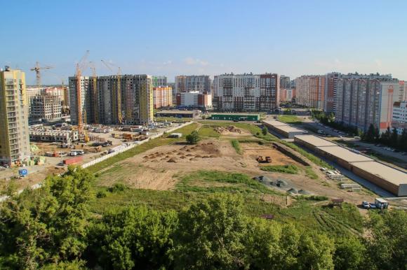 Полным ходом идет строительство парка культуры и отдыха "Четыре сезона" в квартале 2035 города Барнаула