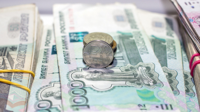 Россиян с зарплатой больше 100 тысяч рублей стало больше