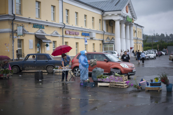 «Рубцовск со вкусом» и гиганты в полосочку. Где в Барнауле продают спелые и сочные арбузы и по каким ценам