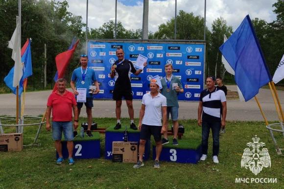 Сотрудник МЧС из Алтайского края завоевал очередные награды по летнему биатлону