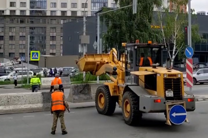 В Новосибирске демонтируют блоки на повороте из ЖК «Панорама»