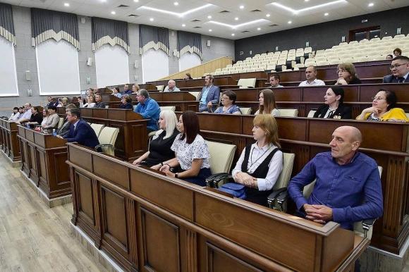13 лучших барнаульских педагогов получат премию Губернатора Алтайского края