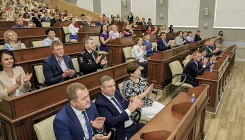 Доску почета "Слава и гордость Барнаула" обновили в столице края