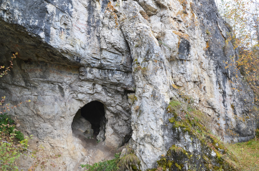Древнейшая игла, новый вид человека и загадочное отверстие. Какие загадки таит в себе Денисова пещера