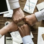 Как барнаульцы предпочитают проводить выходные и в чем находят причину выйти после них на работу