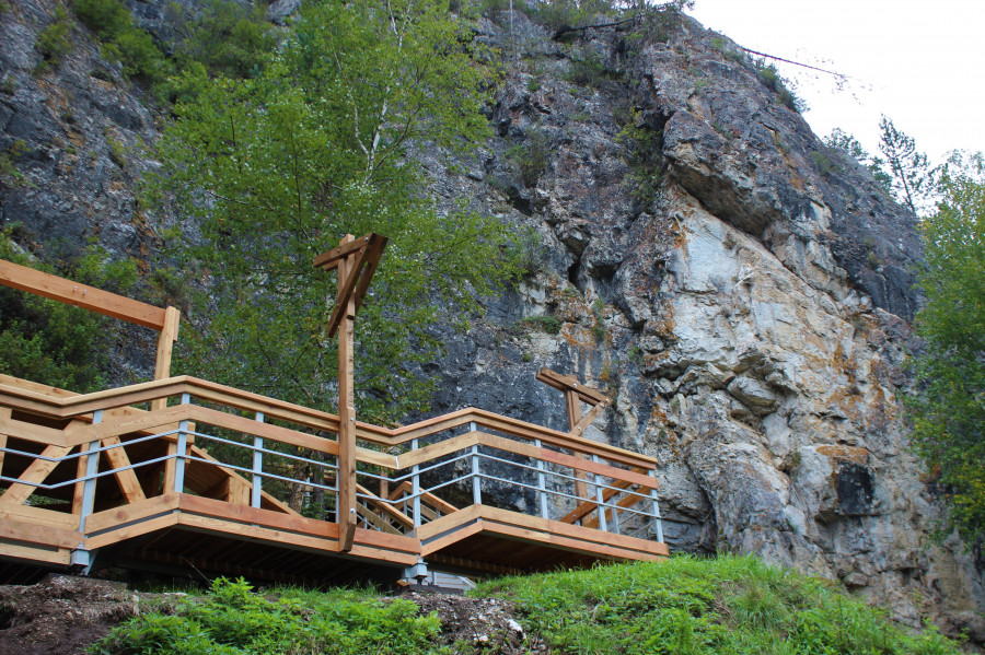 Как новая лестница в Денисову пещеру заставила строителей «одичать», а туристов и ученых – потеть и радоваться