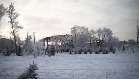 Как поступят краевые власти с недостроенной ледовой ареной в Барнауле. Фото