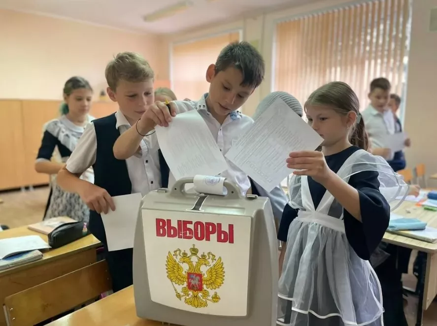 Карабас-Барабас за сильный театр: в школах Алтайского края поиграют в выборы в сказочной стране